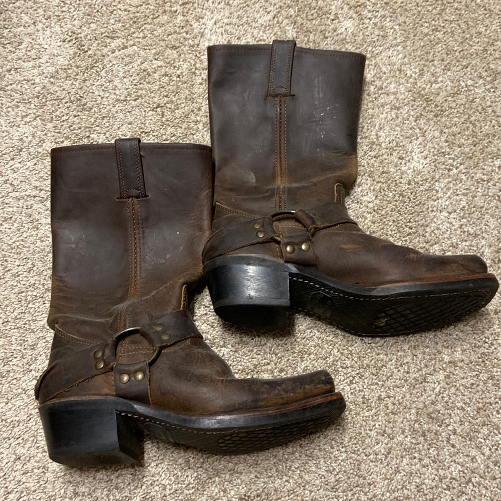 Frye Harness 12R boots in Tan